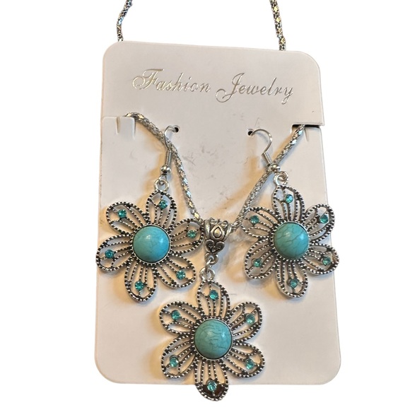 Vintage Style Turquoise Flower Necklace and Earrings 3 Piece Set - Picture 1 of 6
